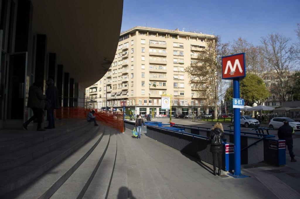Studio Metro Bologna Рим Екстериор снимка